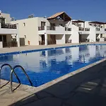 2 Bedroom E8 Located Pool Level, Sea View, Free Wifi Apartment *