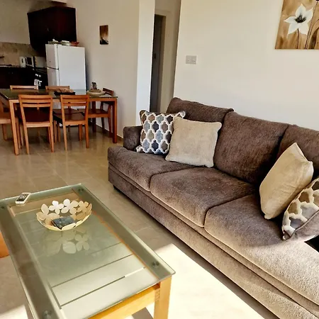 Appartement 2 Bedroom E8 Located Pool Level, Sea View, Free Wifi Peyia