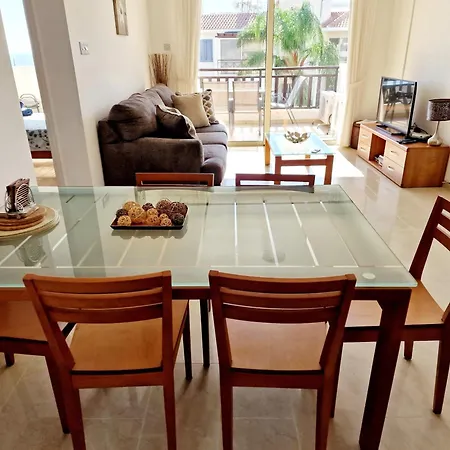 Appartement 2 Bedroom E8 Located Pool Level, Sea View, Free Wifi *