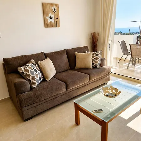 2 Bedroom E8 Located Pool Level, Sea View, Free Wifi * Peyia