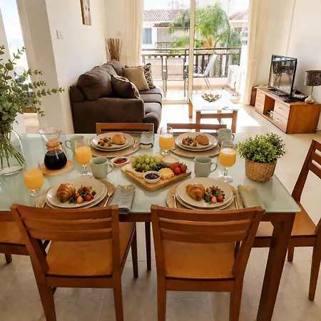 Apartamento 2 Bedroom E8 Located Pool Level, Sea View, Free Wifi