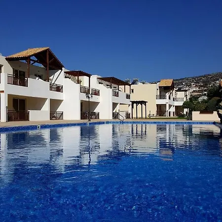 Apartamento 2 Bedroom E8 Located Pool Level, Sea View, Free Wifi Peyia