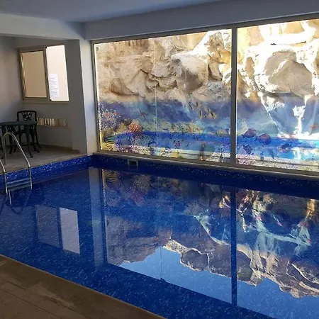 2 Bedroom E8 Located Pool Level, Sea View, Free Wifi *