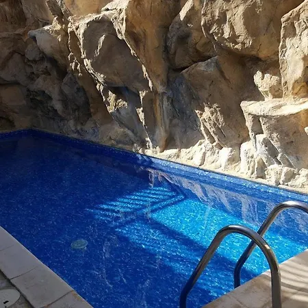 2 Bedroom E8 Located Pool Level, Sea View, Free Wifi Apartment *