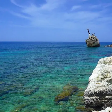 2 Bedroom E8 Located Pool Level, Sea View, Free Wifi Peyia