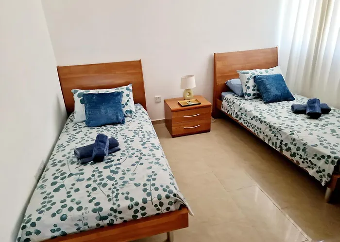 Apartment 2 Bedroom E8 Located Pool Level, Sea View, Free Wifi *