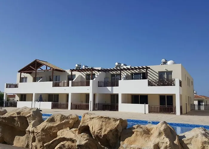 2 Bedroom E8 Located Pool Level, Sea View, Free Wifi Apartment Peyia